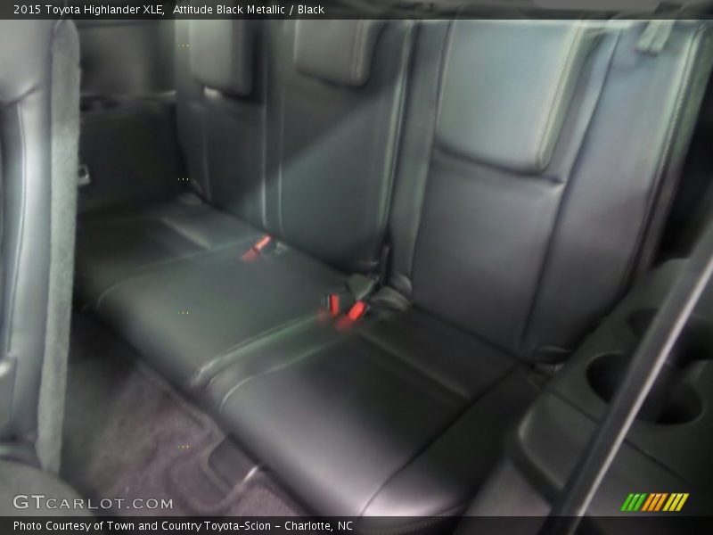 Attitude Black Metallic / Black 2015 Toyota Highlander XLE