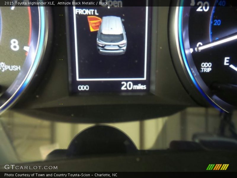 Attitude Black Metallic / Black 2015 Toyota Highlander XLE