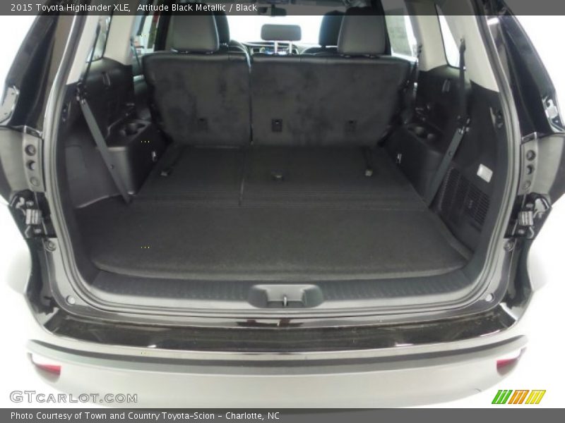 Attitude Black Metallic / Black 2015 Toyota Highlander XLE
