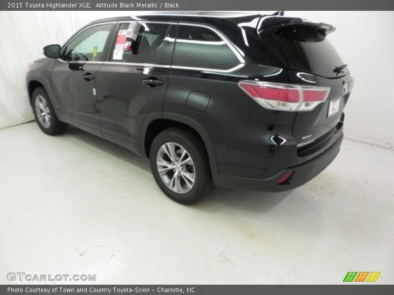 Attitude Black Metallic / Black 2015 Toyota Highlander XLE