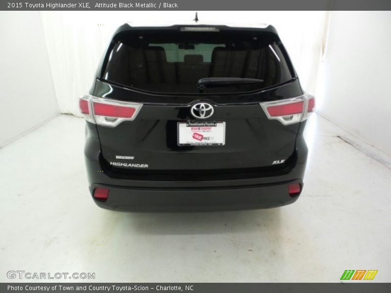 Attitude Black Metallic / Black 2015 Toyota Highlander XLE