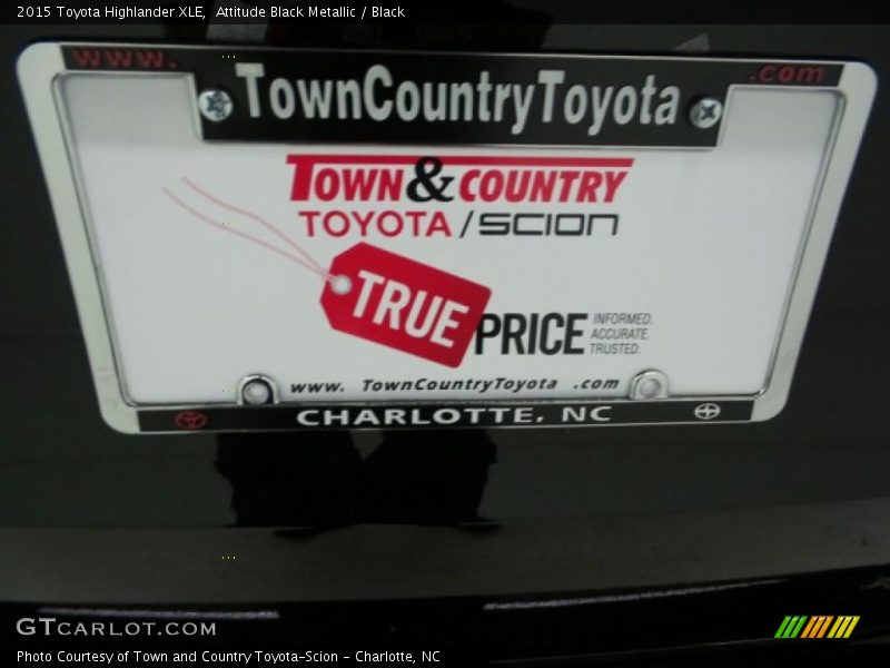 Attitude Black Metallic / Black 2015 Toyota Highlander XLE