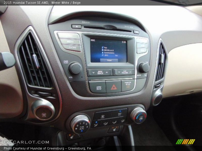Winter White / Beige 2015 Hyundai Tucson SE AWD