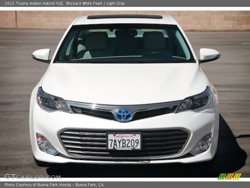 Blizzard White Pearl / Light Gray 2013 Toyota Avalon Hybrid XLE