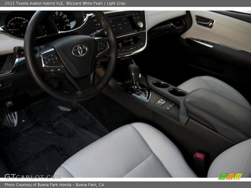 Blizzard White Pearl / Light Gray 2013 Toyota Avalon Hybrid XLE