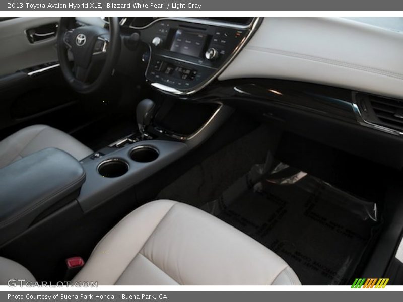 Blizzard White Pearl / Light Gray 2013 Toyota Avalon Hybrid XLE