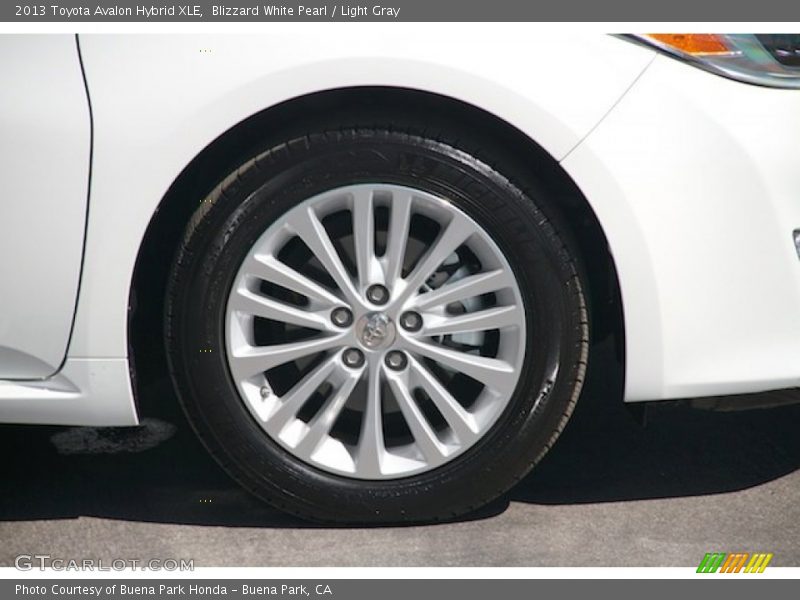 Blizzard White Pearl / Light Gray 2013 Toyota Avalon Hybrid XLE
