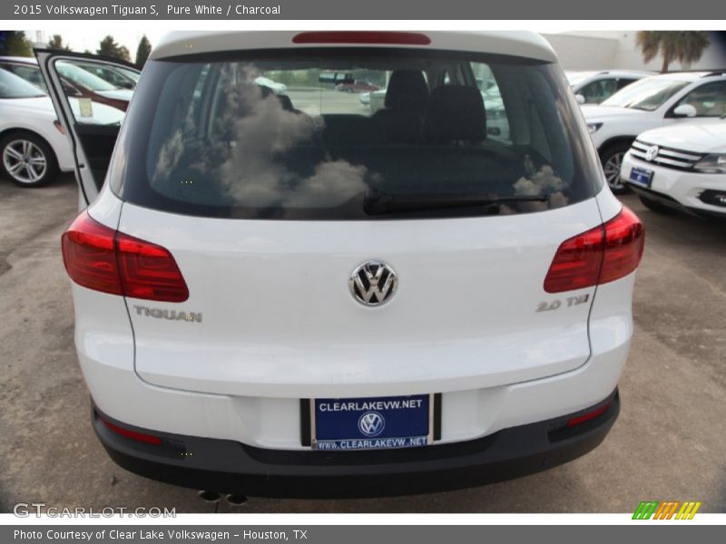 Pure White / Charcoal 2015 Volkswagen Tiguan S