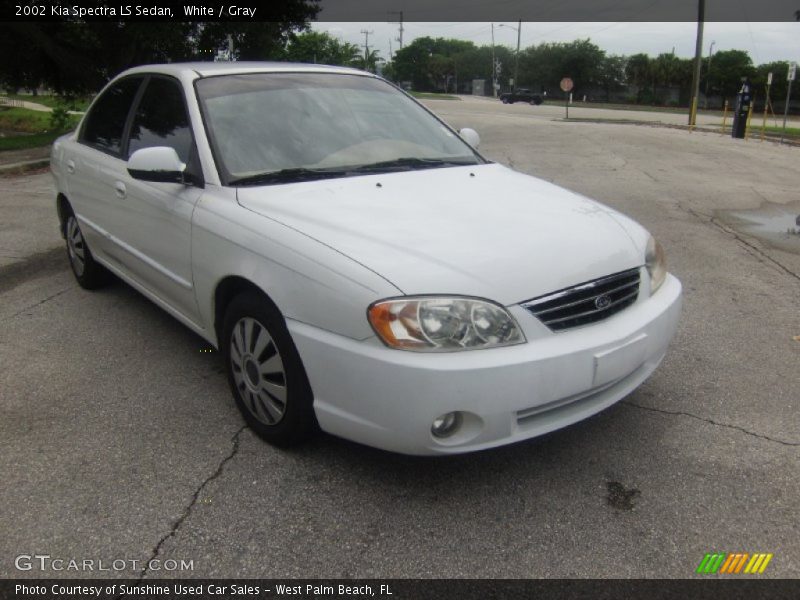 Front 3/4 View of 2002 Spectra LS Sedan