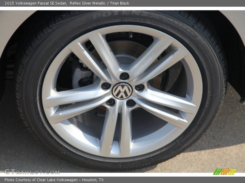 Reflex Silver Metallic / Titan Black 2015 Volkswagen Passat SE Sedan