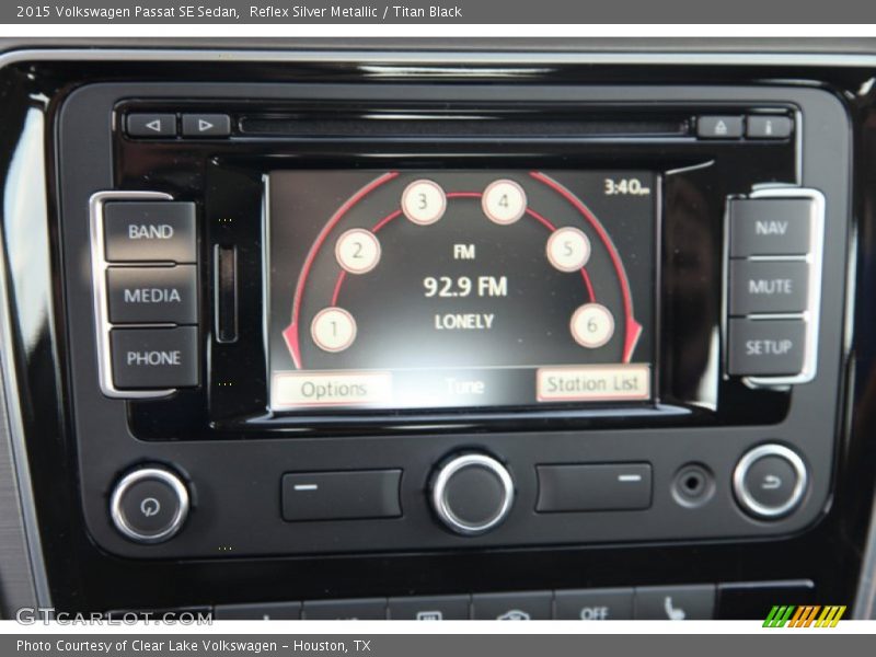 Reflex Silver Metallic / Titan Black 2015 Volkswagen Passat SE Sedan