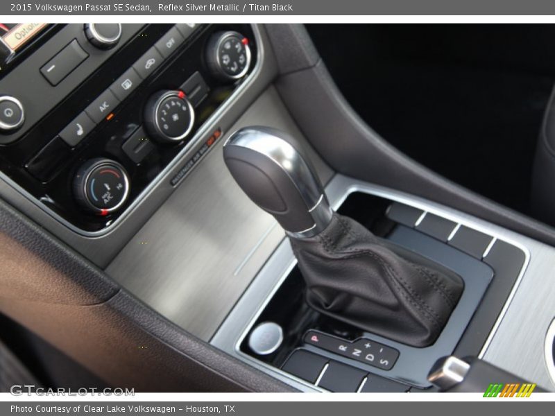 Reflex Silver Metallic / Titan Black 2015 Volkswagen Passat SE Sedan