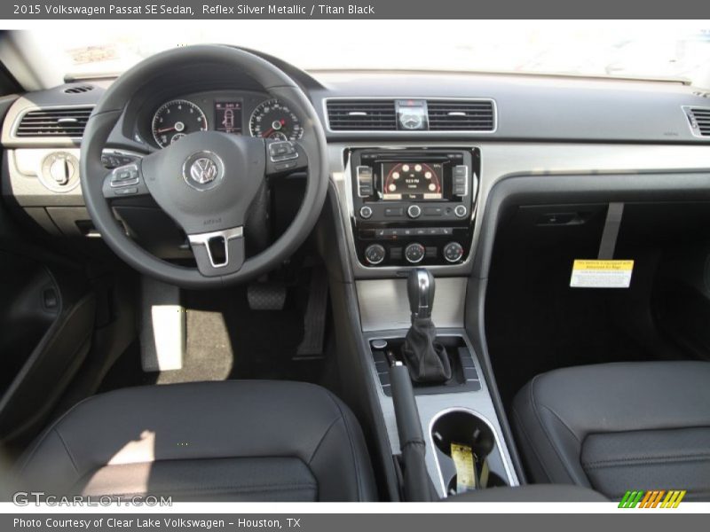 Reflex Silver Metallic / Titan Black 2015 Volkswagen Passat SE Sedan