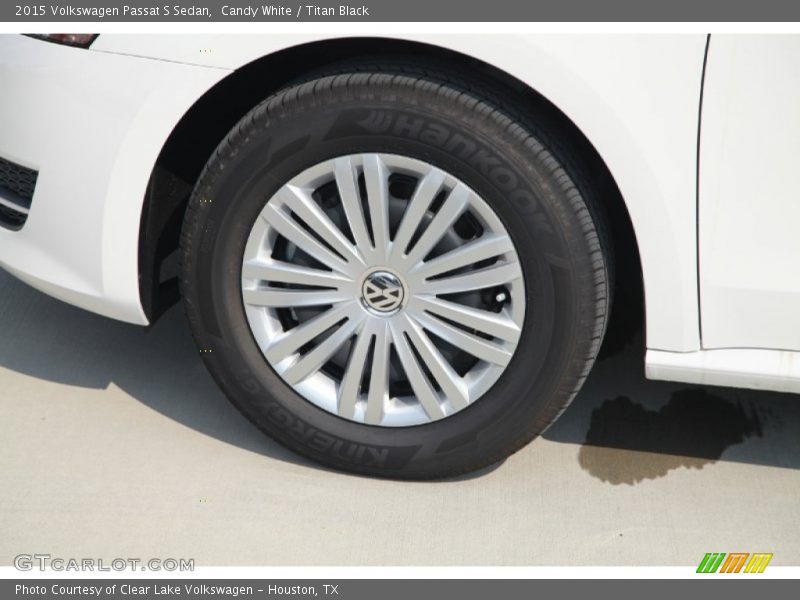 Candy White / Titan Black 2015 Volkswagen Passat S Sedan