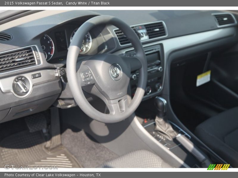 Candy White / Titan Black 2015 Volkswagen Passat S Sedan