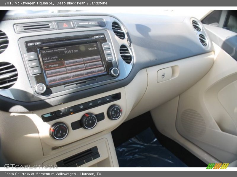 Deep Black Pearl / Sandstone 2015 Volkswagen Tiguan SE