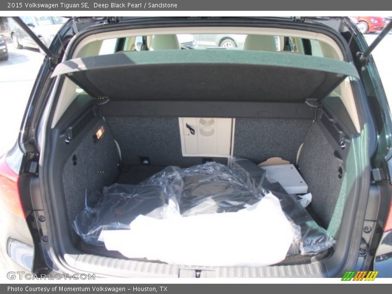 Deep Black Pearl / Sandstone 2015 Volkswagen Tiguan SE