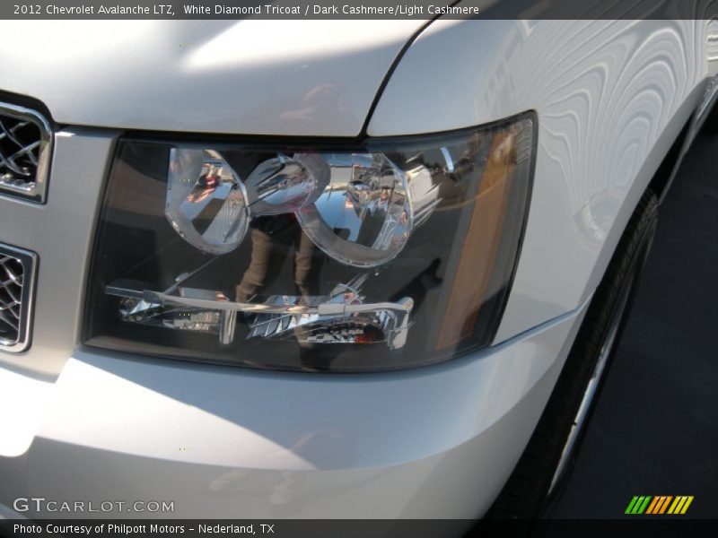 White Diamond Tricoat / Dark Cashmere/Light Cashmere 2012 Chevrolet Avalanche LTZ
