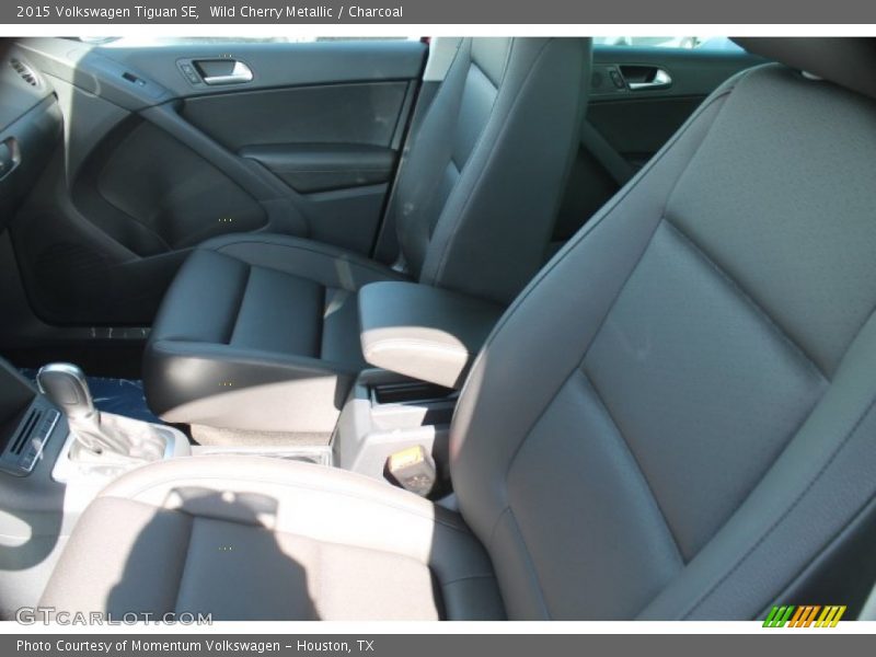 Wild Cherry Metallic / Charcoal 2015 Volkswagen Tiguan SE