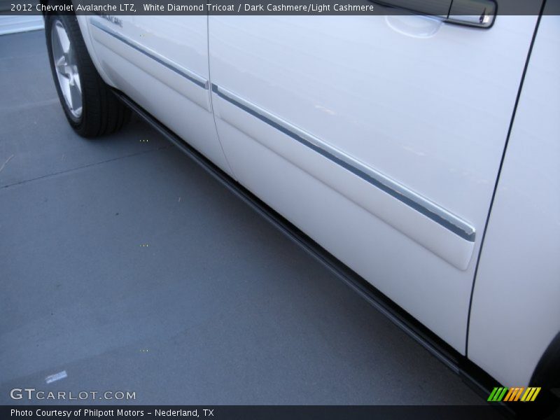 White Diamond Tricoat / Dark Cashmere/Light Cashmere 2012 Chevrolet Avalanche LTZ