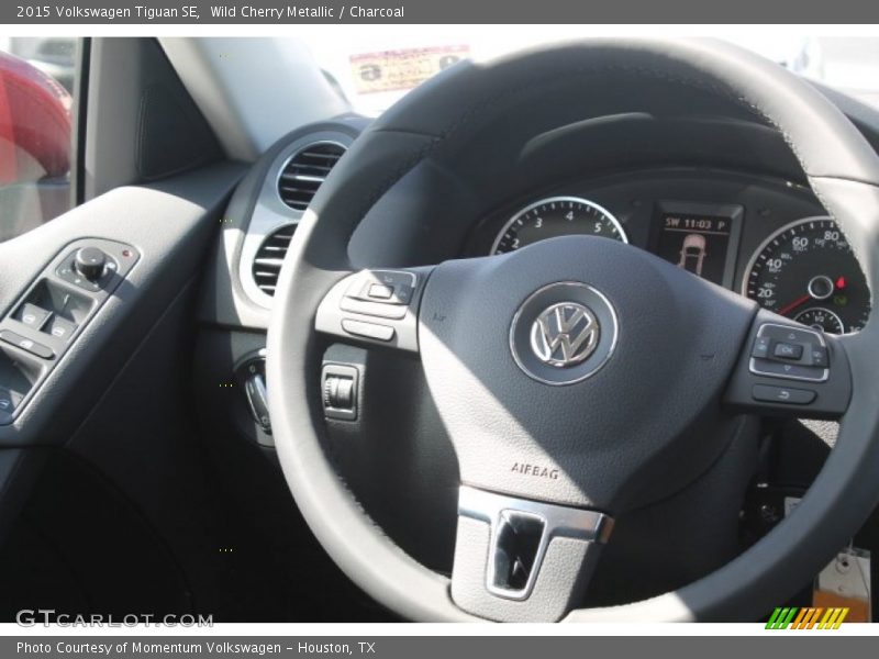 Wild Cherry Metallic / Charcoal 2015 Volkswagen Tiguan SE