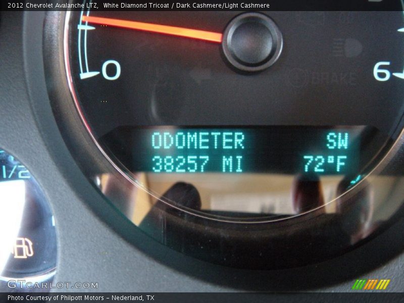 White Diamond Tricoat / Dark Cashmere/Light Cashmere 2012 Chevrolet Avalanche LTZ