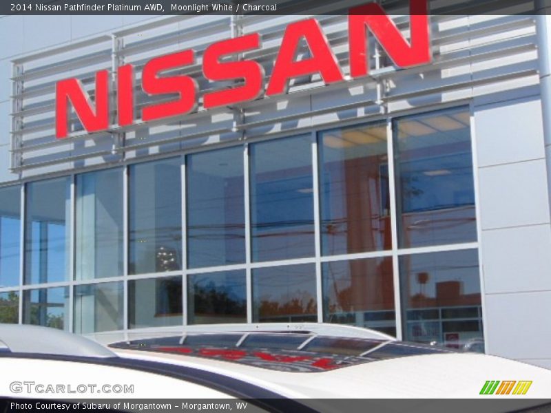 Moonlight White / Charcoal 2014 Nissan Pathfinder Platinum AWD