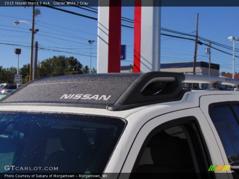 Glacier White / Gray 2015 Nissan Xterra S 4x4