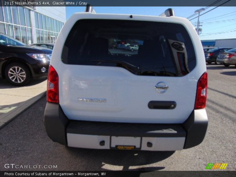 Glacier White / Gray 2015 Nissan Xterra S 4x4
