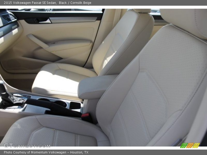 Front Seat of 2015 Passat SE Sedan