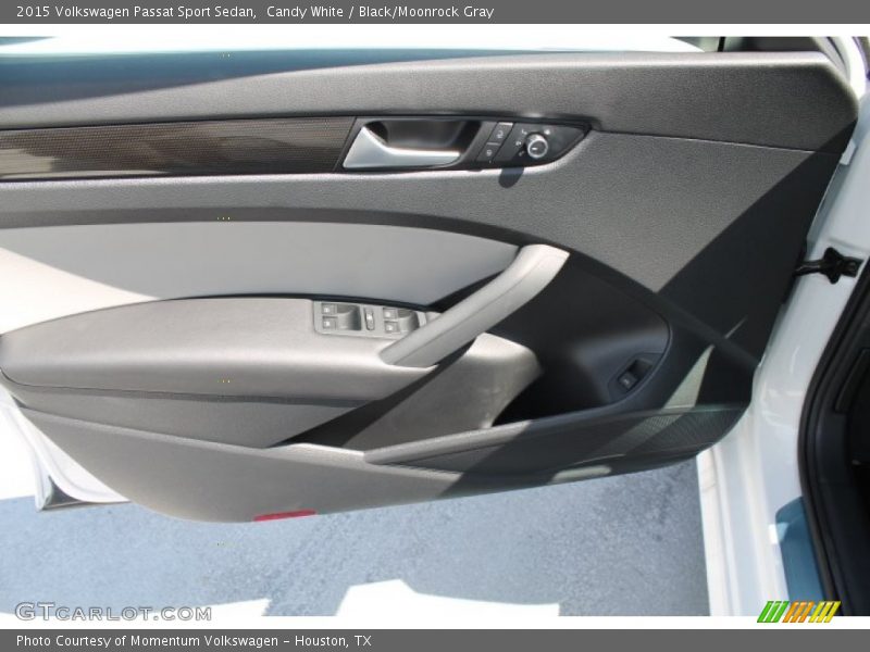 Door Panel of 2015 Passat Sport Sedan