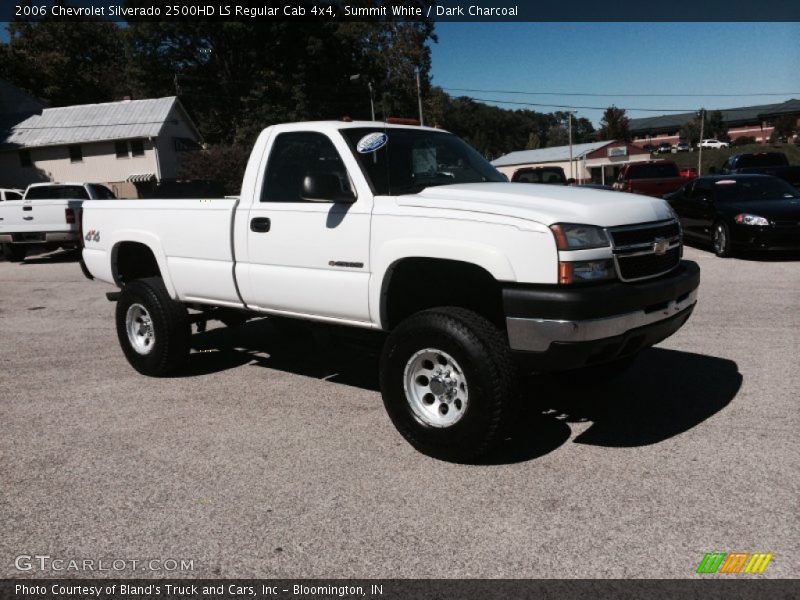 Front 3/4 View of 2006 Silverado 2500HD LS Regular Cab 4x4