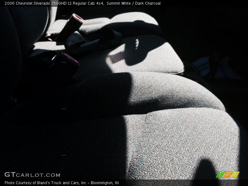 Summit White / Dark Charcoal 2006 Chevrolet Silverado 2500HD LS Regular Cab 4x4