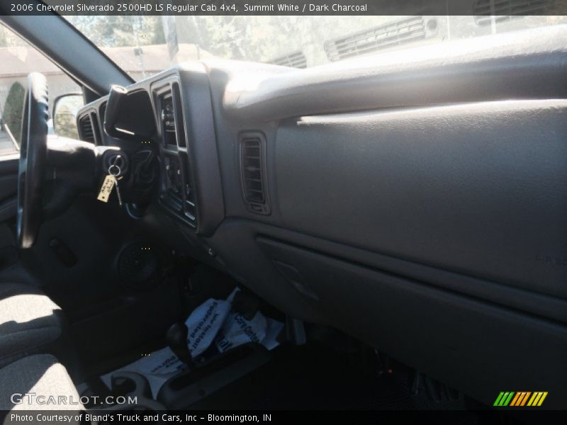 Summit White / Dark Charcoal 2006 Chevrolet Silverado 2500HD LS Regular Cab 4x4