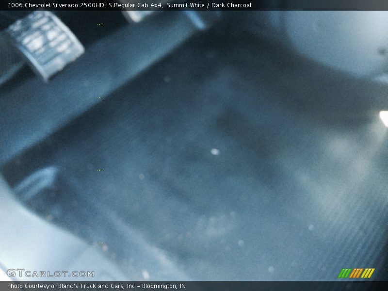 Summit White / Dark Charcoal 2006 Chevrolet Silverado 2500HD LS Regular Cab 4x4