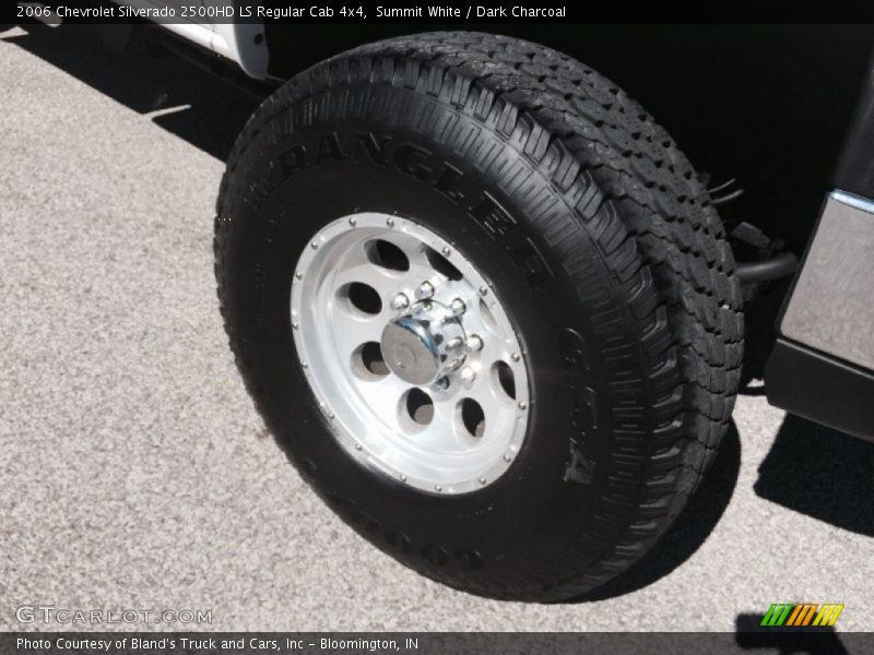 Summit White / Dark Charcoal 2006 Chevrolet Silverado 2500HD LS Regular Cab 4x4