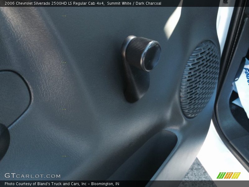 Summit White / Dark Charcoal 2006 Chevrolet Silverado 2500HD LS Regular Cab 4x4