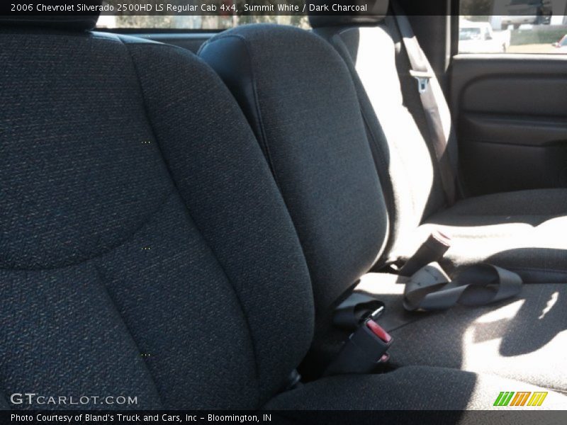 Summit White / Dark Charcoal 2006 Chevrolet Silverado 2500HD LS Regular Cab 4x4