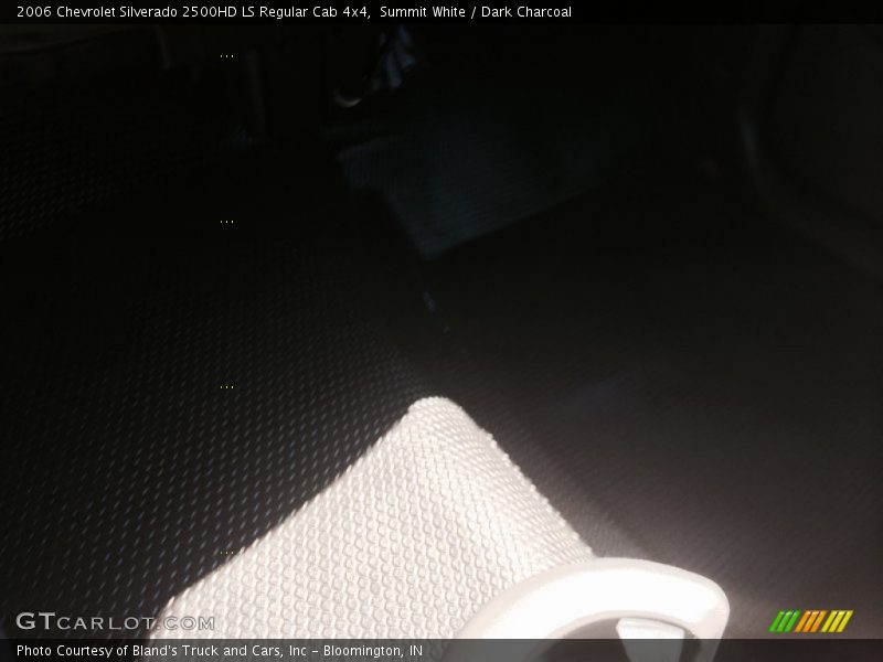 Summit White / Dark Charcoal 2006 Chevrolet Silverado 2500HD LS Regular Cab 4x4