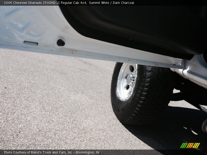 Summit White / Dark Charcoal 2006 Chevrolet Silverado 2500HD LS Regular Cab 4x4