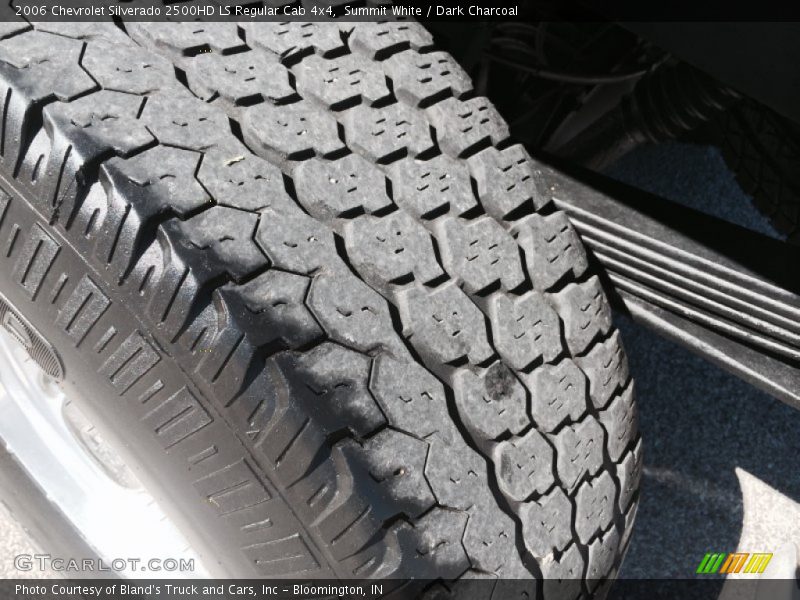 Summit White / Dark Charcoal 2006 Chevrolet Silverado 2500HD LS Regular Cab 4x4