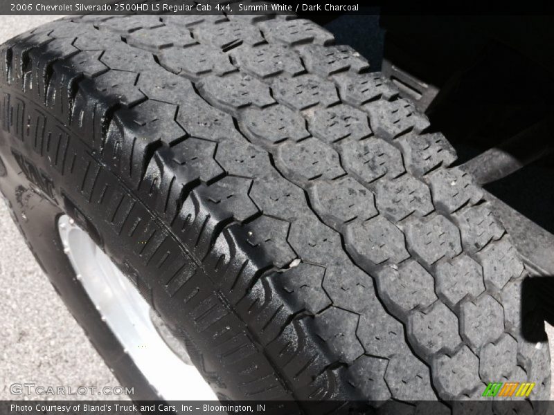 Summit White / Dark Charcoal 2006 Chevrolet Silverado 2500HD LS Regular Cab 4x4