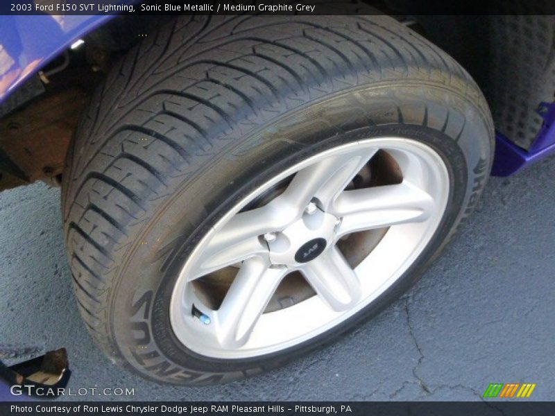 Sonic Blue Metallic / Medium Graphite Grey 2003 Ford F150 SVT Lightning