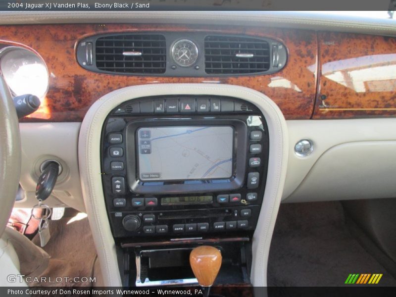 Ebony Black / Sand 2004 Jaguar XJ Vanden Plas