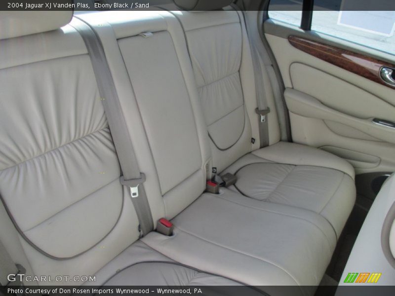Ebony Black / Sand 2004 Jaguar XJ Vanden Plas