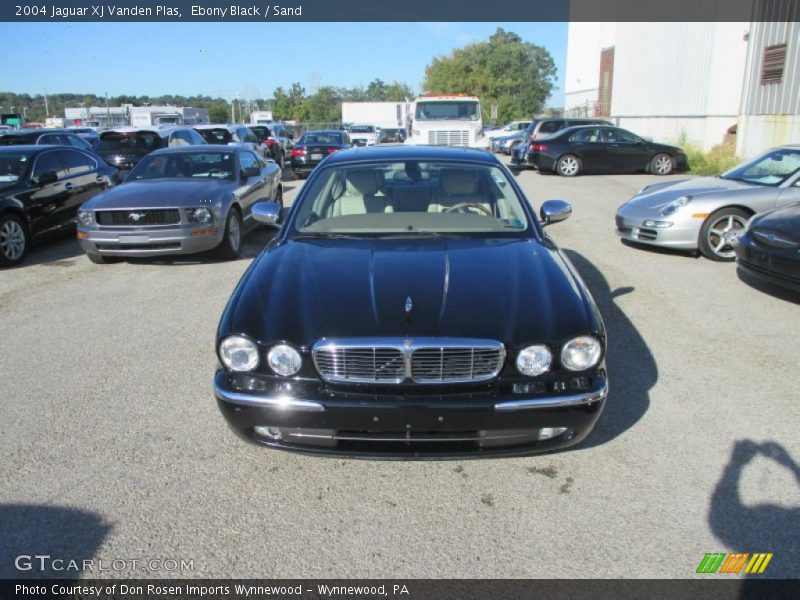 Ebony Black / Sand 2004 Jaguar XJ Vanden Plas