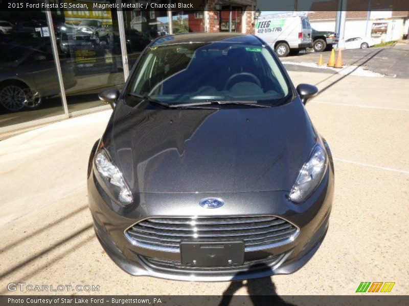 Magnetic Metallic / Charcoal Black 2015 Ford Fiesta SE Sedan