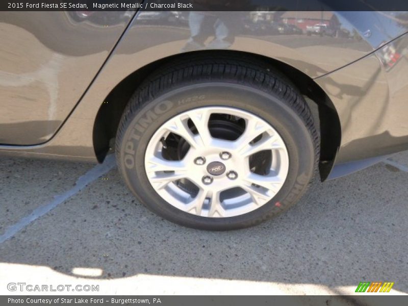 Magnetic Metallic / Charcoal Black 2015 Ford Fiesta SE Sedan