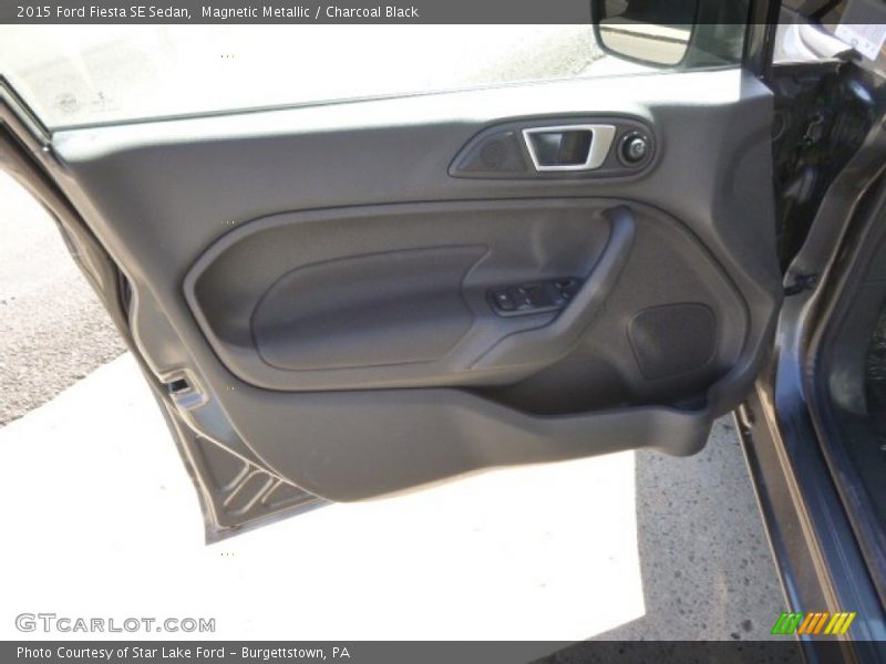Magnetic Metallic / Charcoal Black 2015 Ford Fiesta SE Sedan