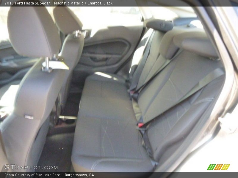 Magnetic Metallic / Charcoal Black 2015 Ford Fiesta SE Sedan